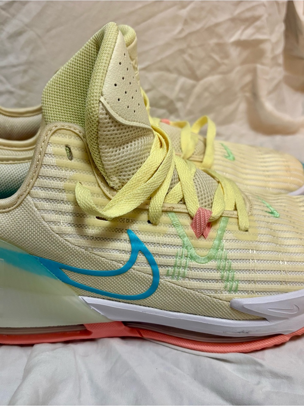 Nike Lebron Witness 6 Ice Cream CZ4052-103 Size 10 (100% Authentic!!!)